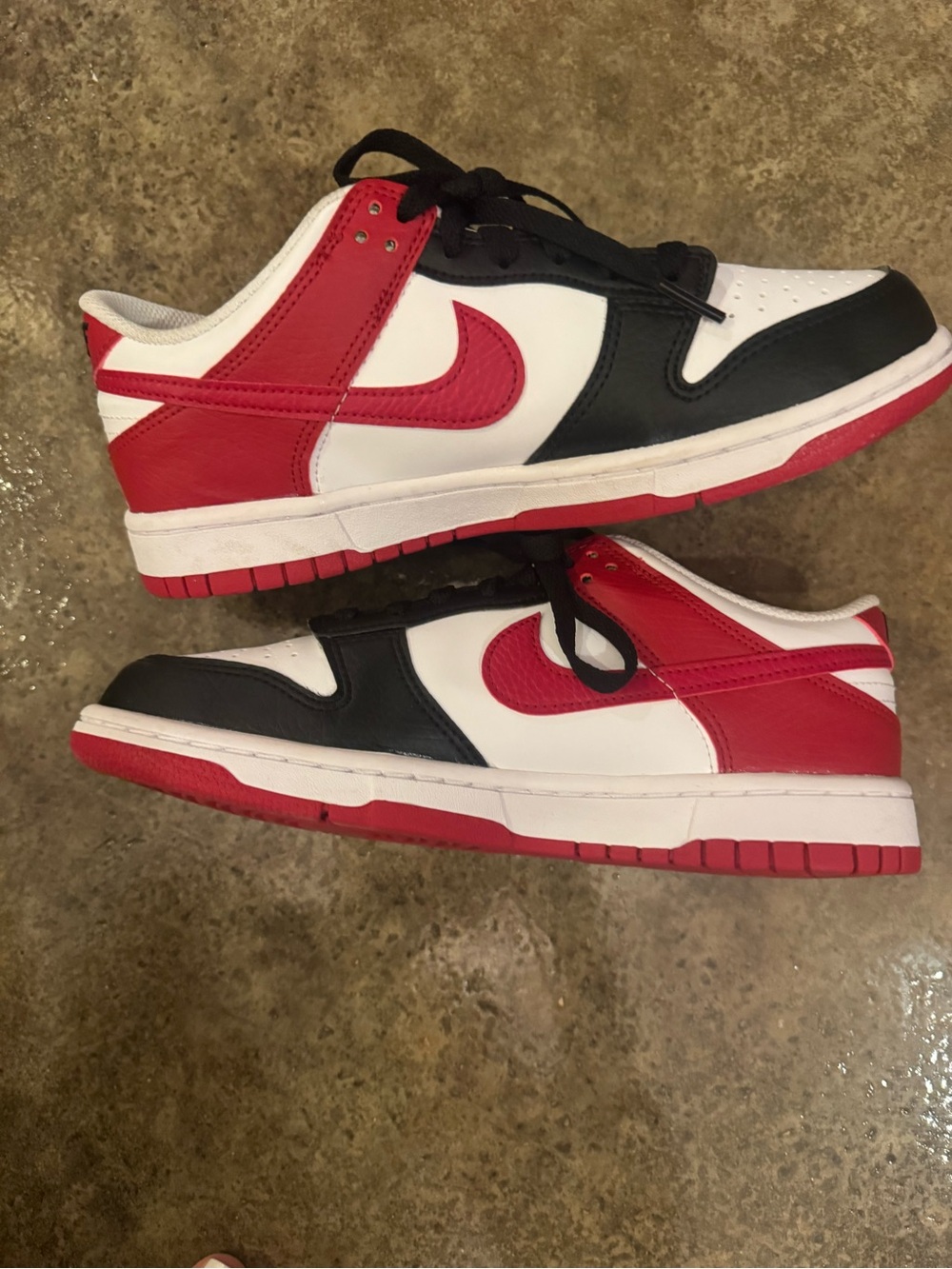 Nike Kids Red/Black/White Low-Top Sneakers